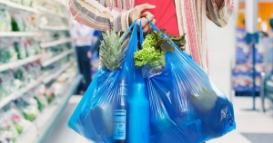 اولین عرضه پلاستیک در سوپرمارکتها